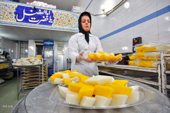 تصاویری از تهیه «تر حلوا» در شیراز