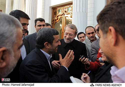 عکس‌های متفاوت از احمدی نژاد و لاریجانی ها