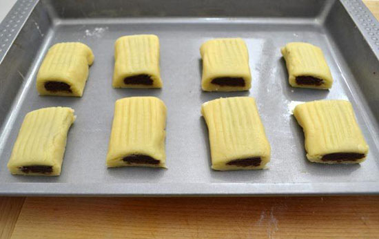 طرز تهیه شیرینی دورنگ برای تغذیه دانش آموزان