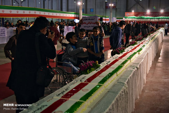 برش کیک طلیعه دهه پنجم انقلاب اسلامی
