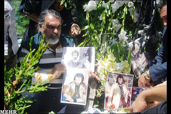 مجموعه عکس:مراسم خاکسپاری ایرج قادری
