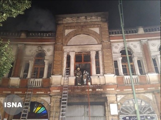 آتش سوزی در میدان حسن‌آباد مهار شد