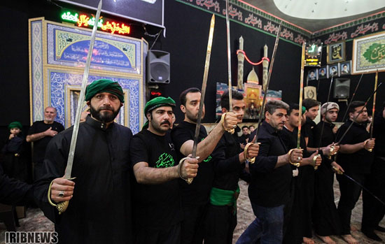مشعل‌گردانی عزاداران حسینی در تهران و قم