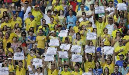چگونه داور برزیلی گردن زده شد +عکس