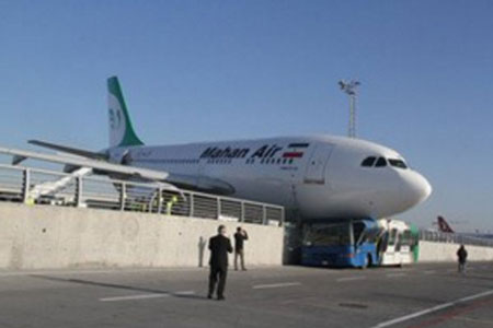 هواپیمای ماهان ایر دچار سانحه شد +عکس