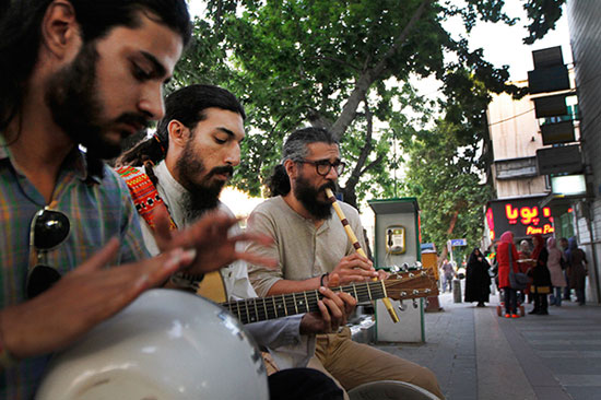 کمپین‌ شادکردن جامعه در ایران +عکس