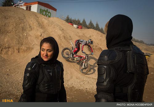 موتورسواری بانوان در ارتفاعات تهران +عکس