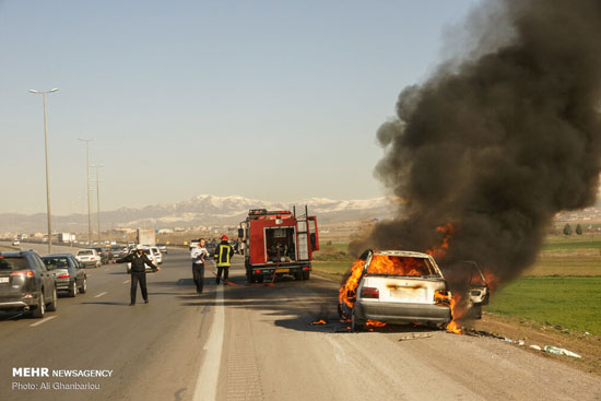 آتش‌سوزی پراید در اتوبان قزوین - زنجان