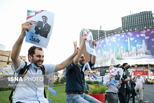 تجمع حامیان همتی در میدان ولیعصر تهران