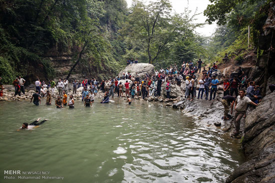 عکس: شنا و شیرجه در آبشار شیر آباد