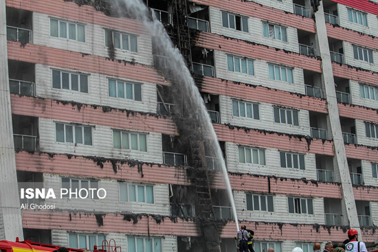 عکس: «برج طاوس» آتش گرفت