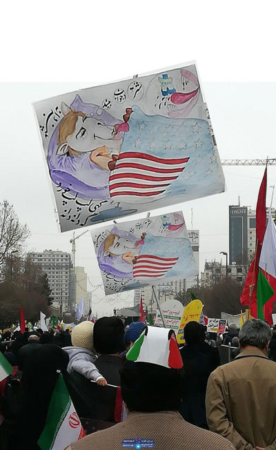 نقاشی جالب شهروند مشهدی در راهپیمایی
