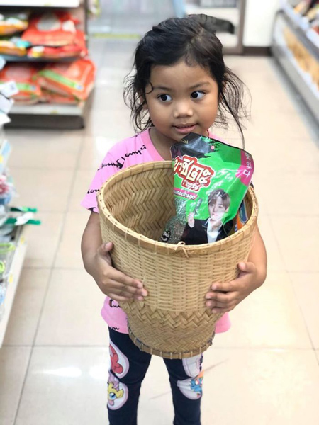 جایگزین‌های عجیب و خنده‌دار تایلندی‌ها برای کیسه‌های پلاستیکی