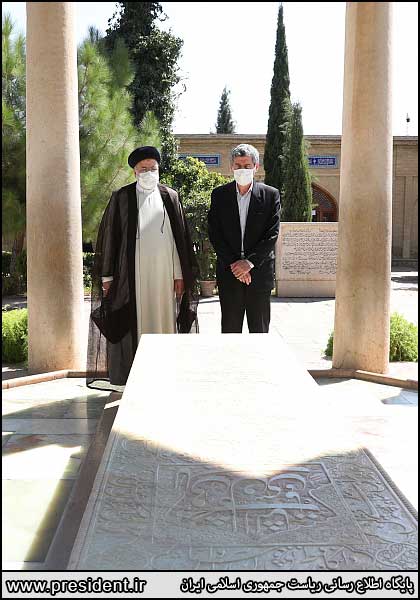 حضور رئیسی در آرامگاه حافظ شیرازی