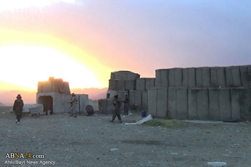 داعش پایگاهی در افغانستان را اشغال کرد +عکس(18+)