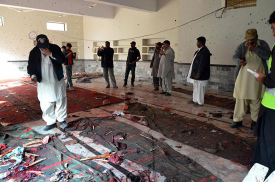 حمله به مسجد شیعیان در پاکستان +عکس
