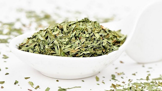 گیاه و چای حاوی عصاره آرتمیزیا چیست؟