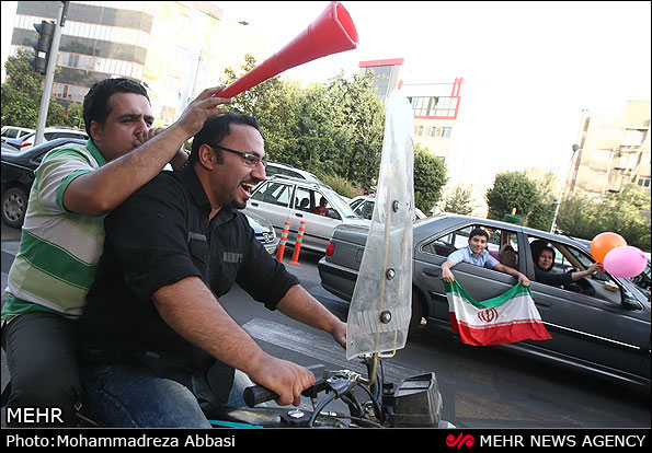 عکس: پایکوبی با طعم جام جهانی در شهر (2)