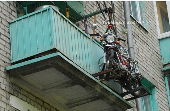 پارکینگ عجیب برای موتور سیکلت +عکس