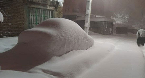 محو شدن خودروها زیر برف سنگینِ کردستان