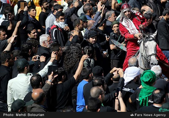 مراسم خیمه سوزان روز عاشورا در تهران
