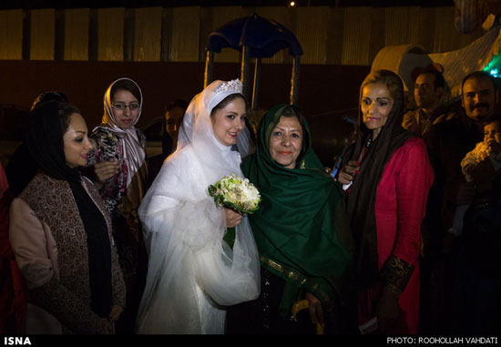 عکس: ازدواج در میان کارتن‌ خواب‌ ها