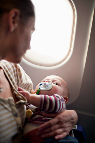 می‌توان نوزاد را سوار هواپیمـا کرد؟