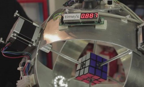 رباتی که رکورد مکعب روبیک را شکست