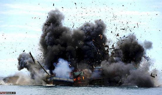 منفجر کردن قایق ماهیگیران +عکس