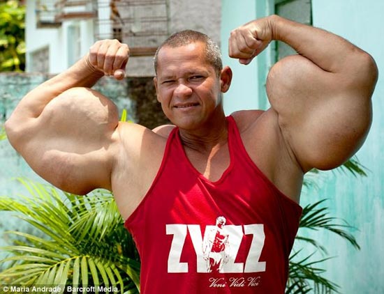 ملوان زبل برزیلی با دور بازوی عجیب! +عکس