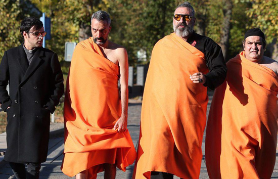 فرخ‌نژاد، ژوله و مظلومی در لباس راهبان بودایی!
