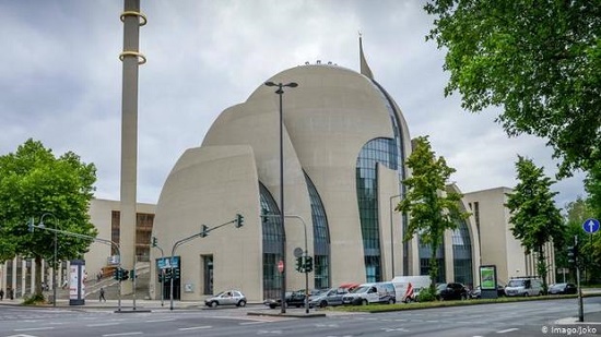 اجازه پخش اذان در مساجد در یک شهر آلمان