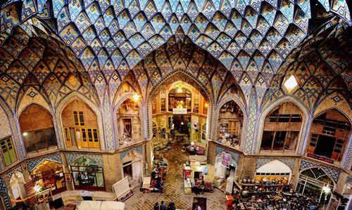گشت‌ و‌ گذار و خرید در بازار قیصریه اصفهان