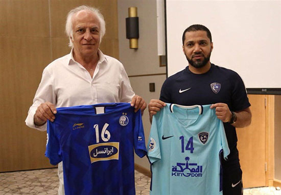 الهلال با پیراهن دوم مقابل استقلال