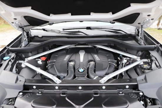 بزرگ‌ترین و لوکس‌ترین شاسی‌بلند BMW