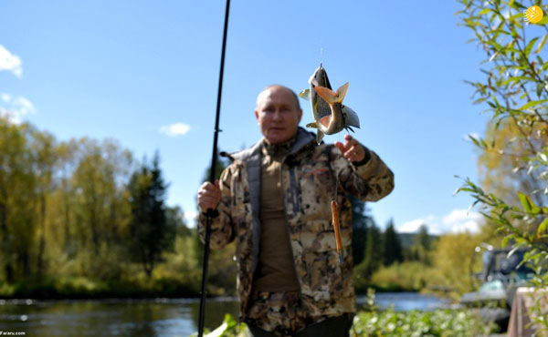 تصاویری از ماهیگیری پوتین در تعطیلات