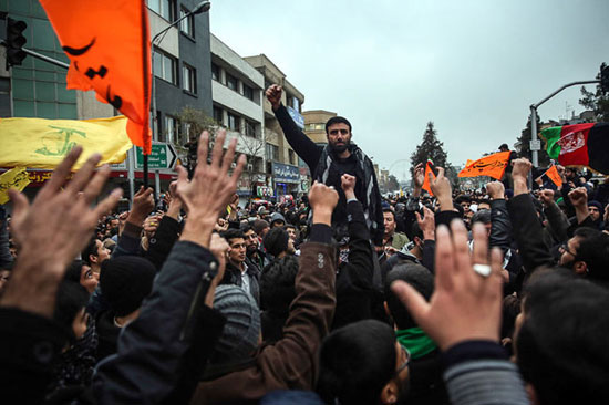 (تصاویر) برخورد پلیس با تجمع انصار حزب‌الله در مشهد