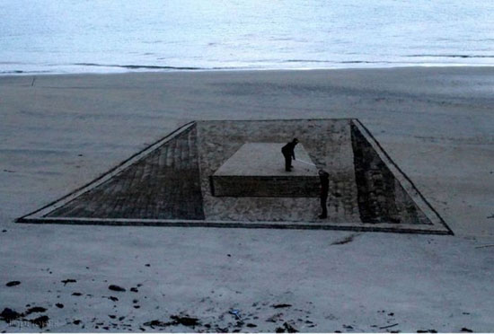 نقاشی های 3D فوق‌العاده بر روی ساحل