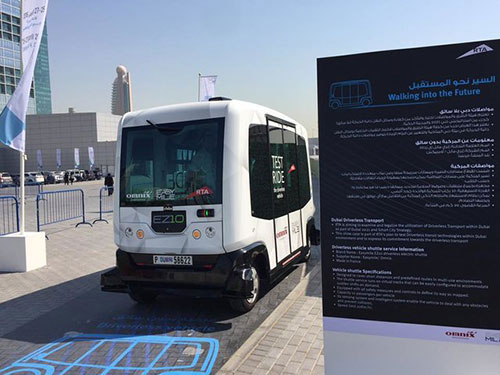 تردد آزمایشی مینی بوس خودران در دبی