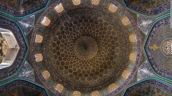 تصاویر متقارن خیره‌ کننده از مساجد ایرانی