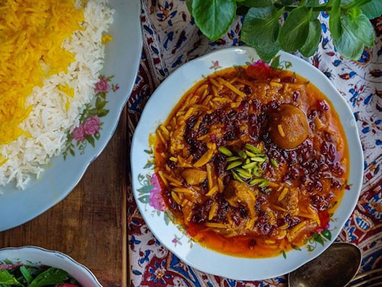 با بی‌نظیرترین خورش ایرانی روزهاتون چه رنگیه؟