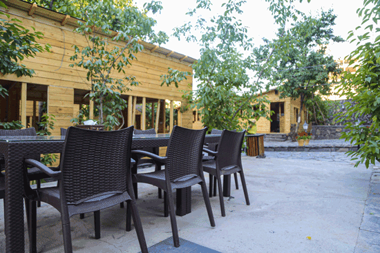رستوران شاخه نبات، بهترین مکان برای دورهمی‌های شما
