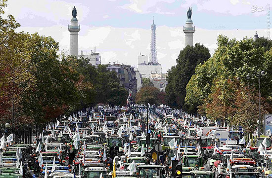 پاریس در تسخیر تراکتور +عکس