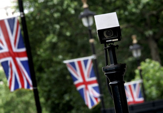 قانونی شدن جاسوسی از کاربران اینترنت در انگلیس