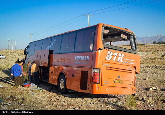 واژگونی اتوبوس دختران دانش‌آموز در فارس