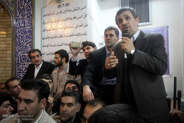 محمود احمدی نژاد دیروز کجا بود؟ +عکس