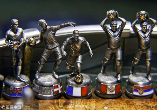 مجسمه‌‌های گران‌قیمت از تیم‌های جام‌جهانی