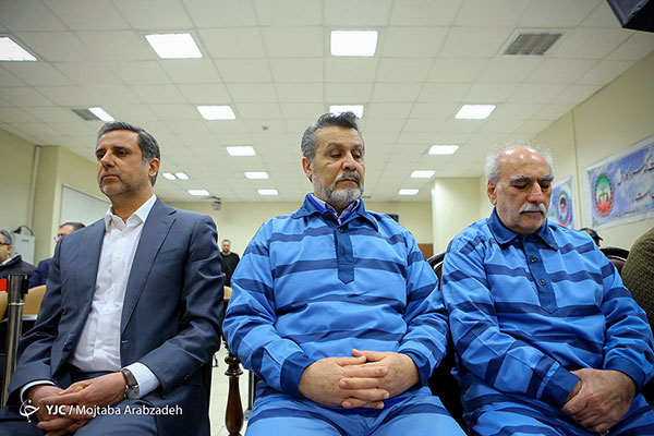 تصاویری از جلسه دادگاه علی دیواندری