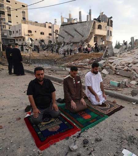 نماز عید فطر در میان ویزانه‌های غزه