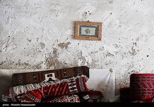 پرداخت قالی دستبافت ترکمن در آق‌قلا